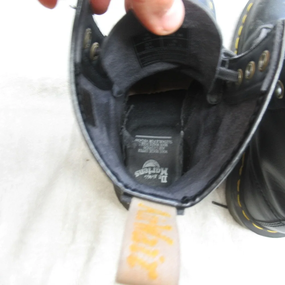 Dr Martens Boots Unisex M5 W6 Black Leather Felix Combat 8 Eye‎ Lightly Used.
